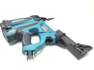 clavadora makita gn42clse