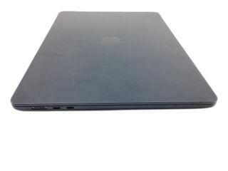 portatil apple apple macbook air m3 8-core 4.0 15 (10gpu) (2024) (a3114)