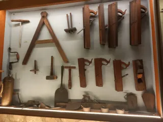 Mesas artesanales y bancos de carpintero