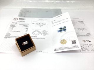 sello oro 18k con diamante de laboratorio