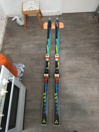 Esquís Fischer Kevlar con fijaciones Salomon