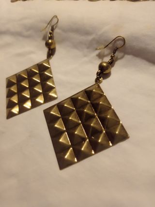 Pendientes grandes diseño Piramidal tridimensional