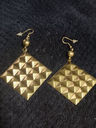 Pendientes grandes diseño Piramidal tridimensional