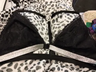 Lote Ropa Interior Negra y Plateada Roja Beig