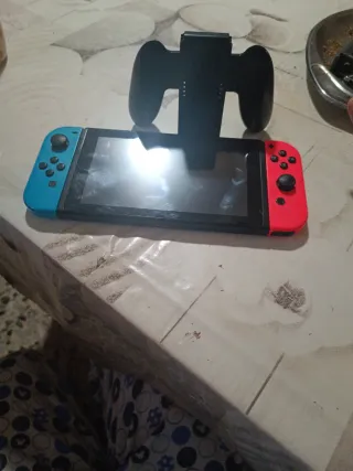 Nintendo Switch Azul/Rojo - Casi Nueva