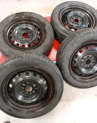 Llantas chapa Toyota 5x114,3 con Neumáticos