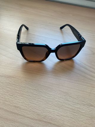 Gafas de sol Michael Kors negras y marrones