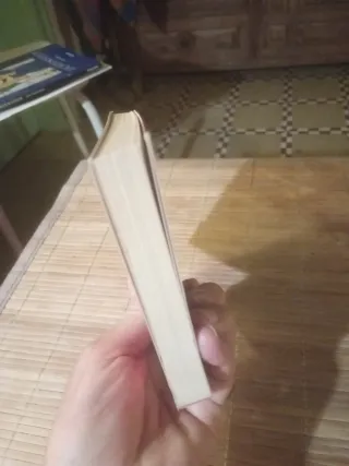 LA PRESÈNCIA IGNORADA LA CULTURA COMUNISTA ......