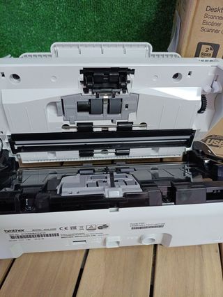 Brother ADS2200 - Escáner documental sobremesa