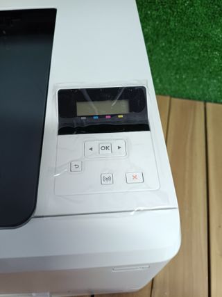 HP Laser Jet Pro M254nw - Impresora color láser (hasta 21 ppm, ethernet y Wi-Fi, inalámbrico, DDR de 256 MB, disco duro de 2 GB, Windows 7, 8, 8.1 y 10, HP Auto-On/Auto-Off, USB frontal) blanco