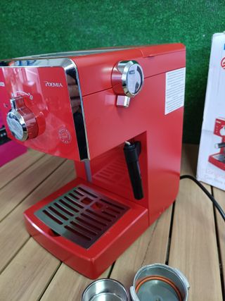 Cafetera express - Saeco HD8323/12 POEMIA FOCUS RED 15 Bares de presión, Bomba de presión de