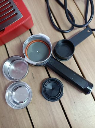 Cafetera express - Saeco HD8323/12 POEMIA FOCUS RED 15 Bares de presión, Bomba de presión de