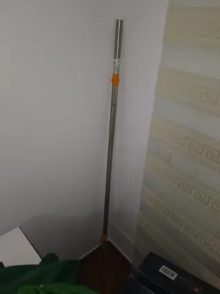 Barra de gimnasio de hierro nueva