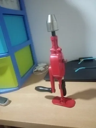 Berbiquí manual rojo