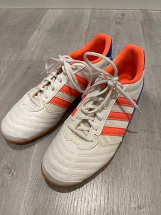 Zapatillas Adidas Futsal Naranja y Blanco