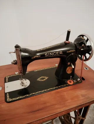 Máquina de coser Singer antigua