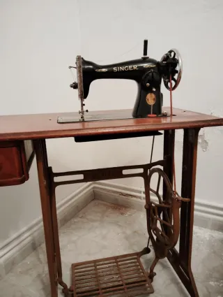 Máquina de coser Singer antigua