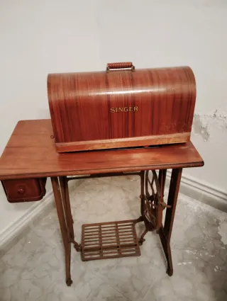 Máquina de coser Singer antigua