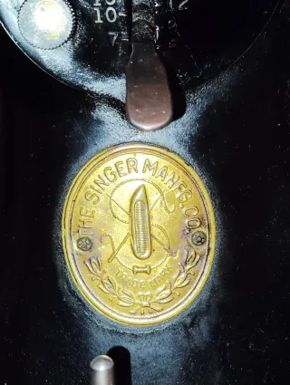 Máquina de coser Singer antigua