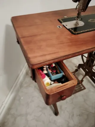 Máquina de coser Singer antigua