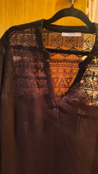 Blusa Negra con Encaje