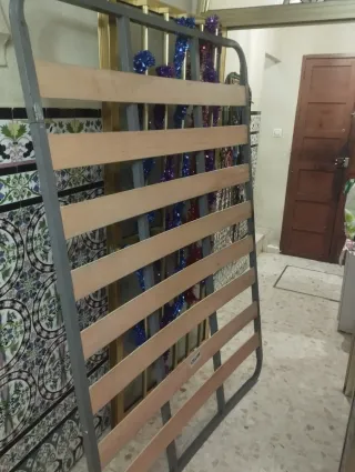 Somier de laminas 135x190 con patas