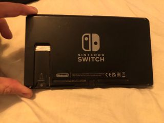 Nintendo Switch sin Mandos Laterales, mando aparte