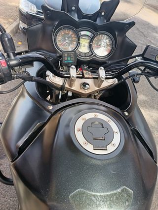 Suzuki V-Strom 650 Negra