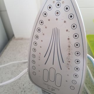 Plancha de Vapor Tristar ST-8300 2000W