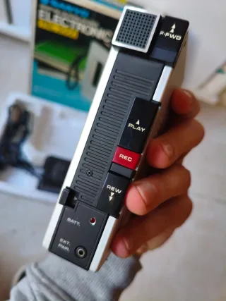 Grabadora Sanyo TRC 2000 para reparar