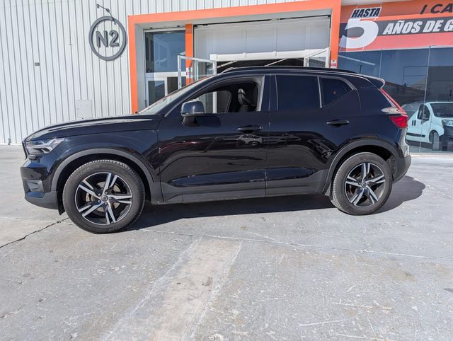 VOLVO XC40 2.0 D3 R-Design Auto