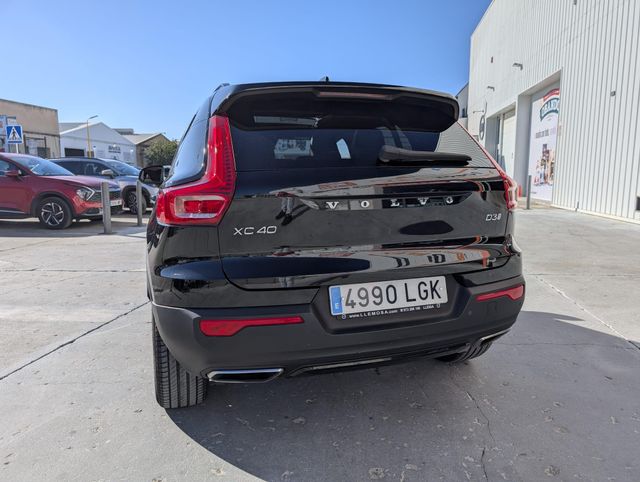 VOLVO XC40 2.0 D3 R-Design Auto