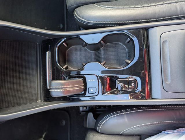 VOLVO XC40 2.0 D3 R-Design Auto