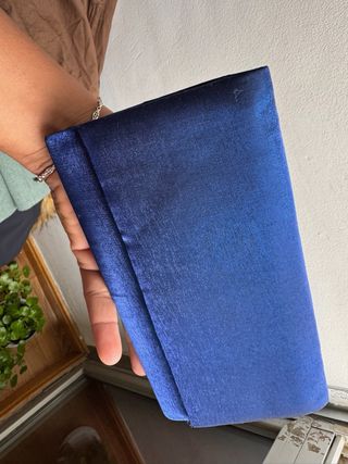 Bolso de fiesta azul y negro