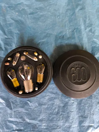 Estuche Bombillas SEAT 600 Original