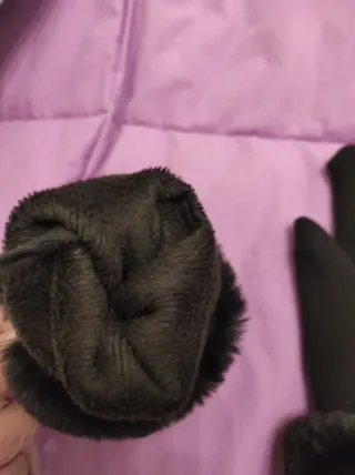 Guantes negros con pelo