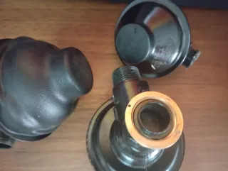 Regolatore di gas nero