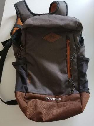 Mochila Quechua Escape 10 Gris/Marrón