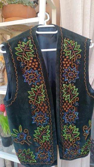 Gilet velluto ricamato a mano