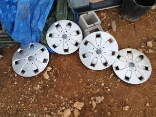 Tapacubos Audi (Set de 4) para llantas de 16