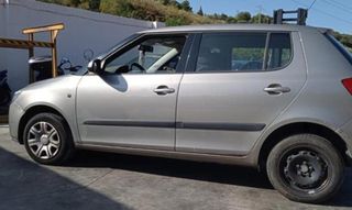 Skoda 65391 paragolpes trasero 6ve807421 fabia 1.2