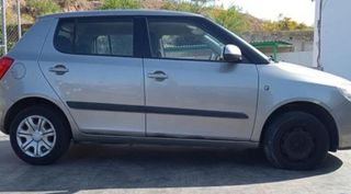 Skoda 65391 paragolpes trasero 6ve807421 fabia 1.2