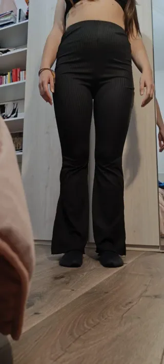 Pantaloni neri vita alta aderenti