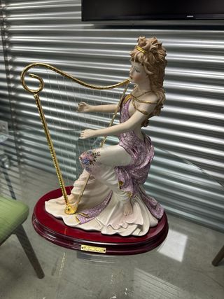 Figura Lladró con arpa