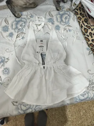 Top blanco escote halter