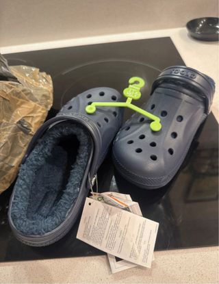 Crocs forro polar talla 35