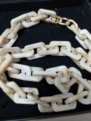 Collana lunga maglie spesse beige oro