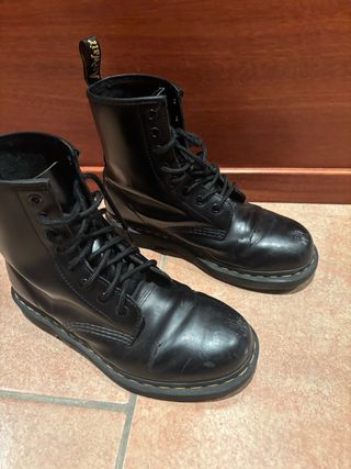 Botas Dr Martens Negras Clásicas.