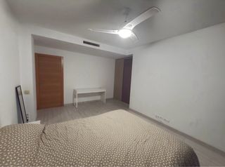 Gran habitación con balcón