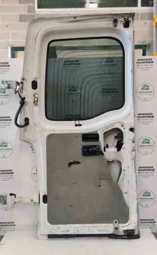 Puerta Trasera Derecha Nissan Interstar